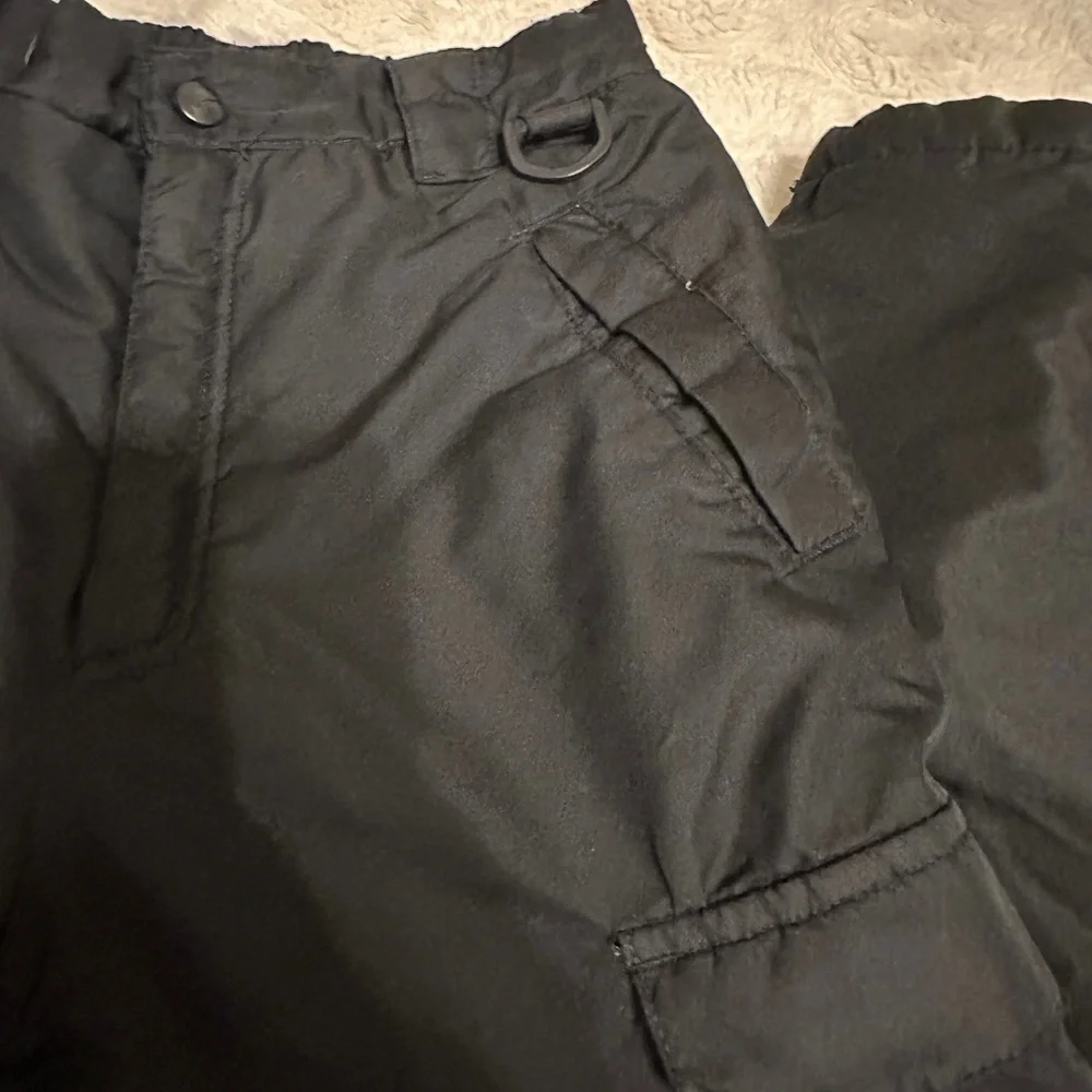 Arctic Quest stylish black